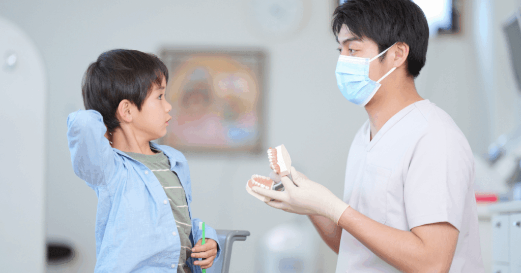 自閉症の子どもへの歯科医院での対応方法を示すイメージ
タイトル（title）