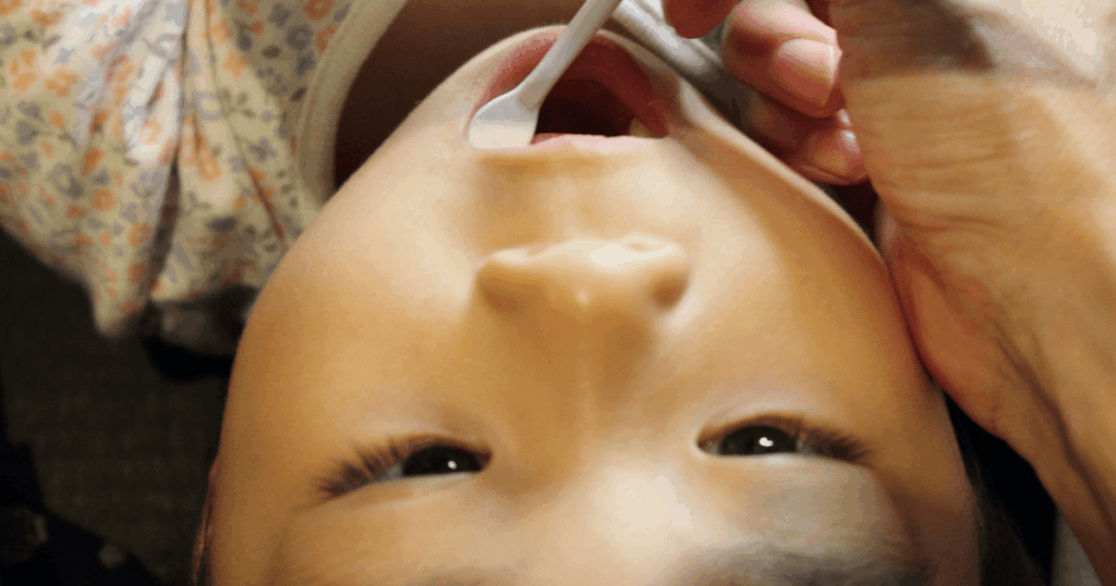 発達障害の子どもが歯ブラシを嫌がる理由や不安をイメージした様子